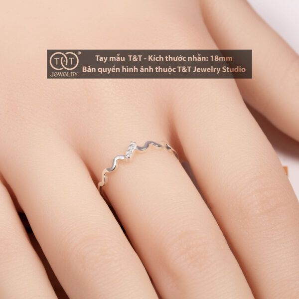 Nhẫn Bạc Nữ Sóng Lượn Tinh Tế Đính Đá CZ Lấp Lánh T&T Jewelry N2255 - Ảnh 9