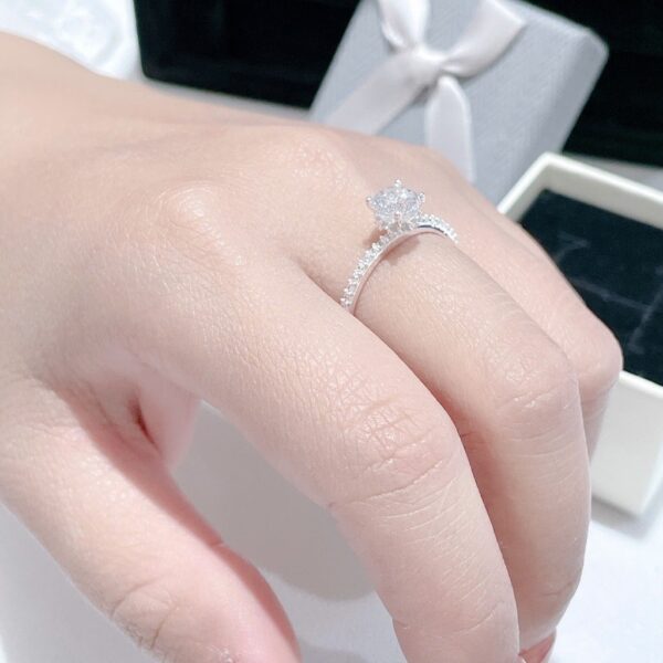 Nhẫn Bạc Nữ S925 Đá Chủ Tròn Rực Rỡ Viền Đá Tấm Tinh Tế Sang Trọng từ T&T Jewelry NT23692 - Ảnh 9