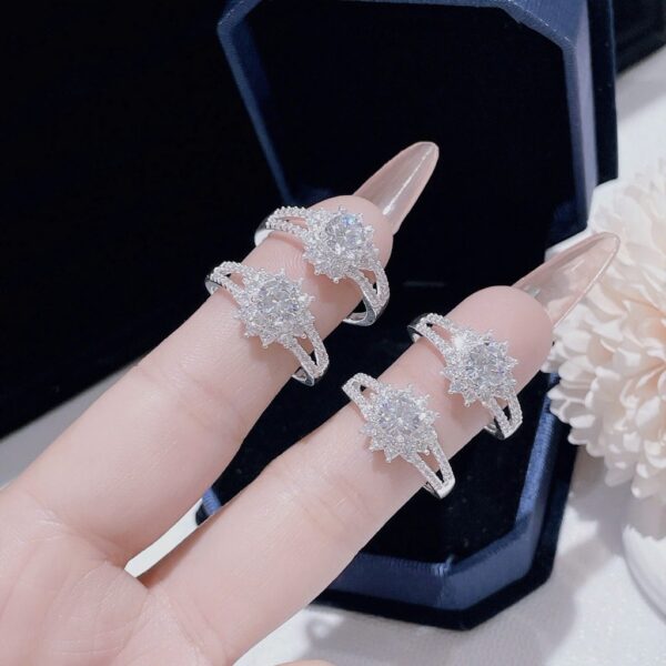 Nhẫn Bạc Nữ Bông Sen Nở Rộ, Thiết Kế Tinh Xảo, Đá CZ Tỏa Sáng Như Ánh Trăng Rằm T&T Jewelry NT2365 - Ảnh 7