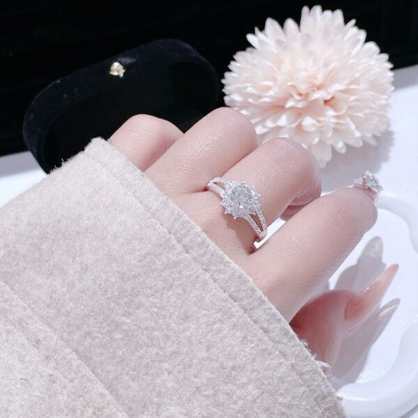 Nhẫn Bạc Nữ Bông Sen Nở Rộ, Thiết Kế Tinh Xảo, Đá CZ Tỏa Sáng Như Ánh Trăng Rằm T&T Jewelry NT2365 - Ảnh 8