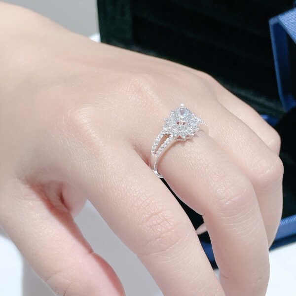 Nhẫn Bạc Nữ Bông Sen Nở Rộ, Thiết Kế Tinh Xảo, Đá CZ Tỏa Sáng Như Ánh Trăng Rằm T&T Jewelry NT2365 - Ảnh 9
