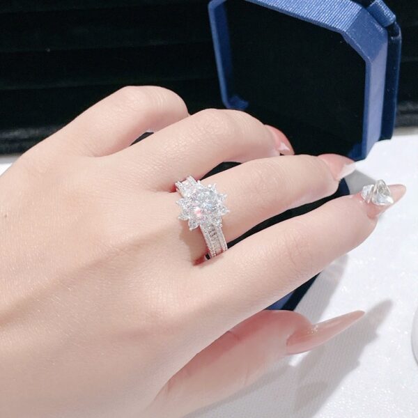Nhẫn Bạc Nữ Đỉnh Cao Sang Trọng Với Điểm Nhấn Hoa Sen Lộng Lẫy T&T Jewelry NT2251 - Ảnh 8