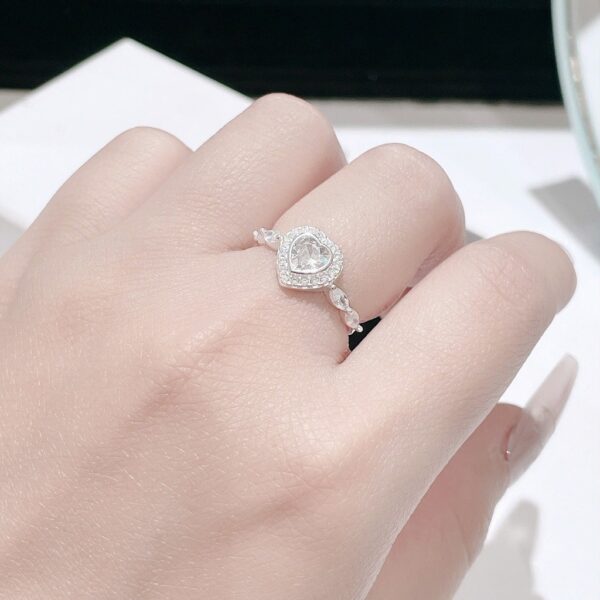 Nhẫn Bạc Nữ Dáng Trái Tim Tình Yêu Viền Đá CZ Tinh Xảo Lấp Lánh Từ T&T Jewelry N714257 - Ảnh 9