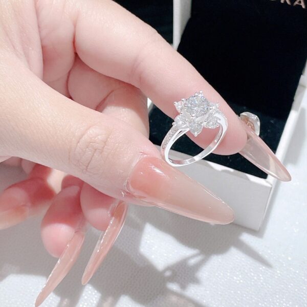 Nhẫn Bạc Nữ Dáng Đoá Hoa Bừng Nở Kiêu Sa Đính Đá CZ Toả Sáng Lộng Lẫy T&T Jewelry NT28259 - Ảnh 8